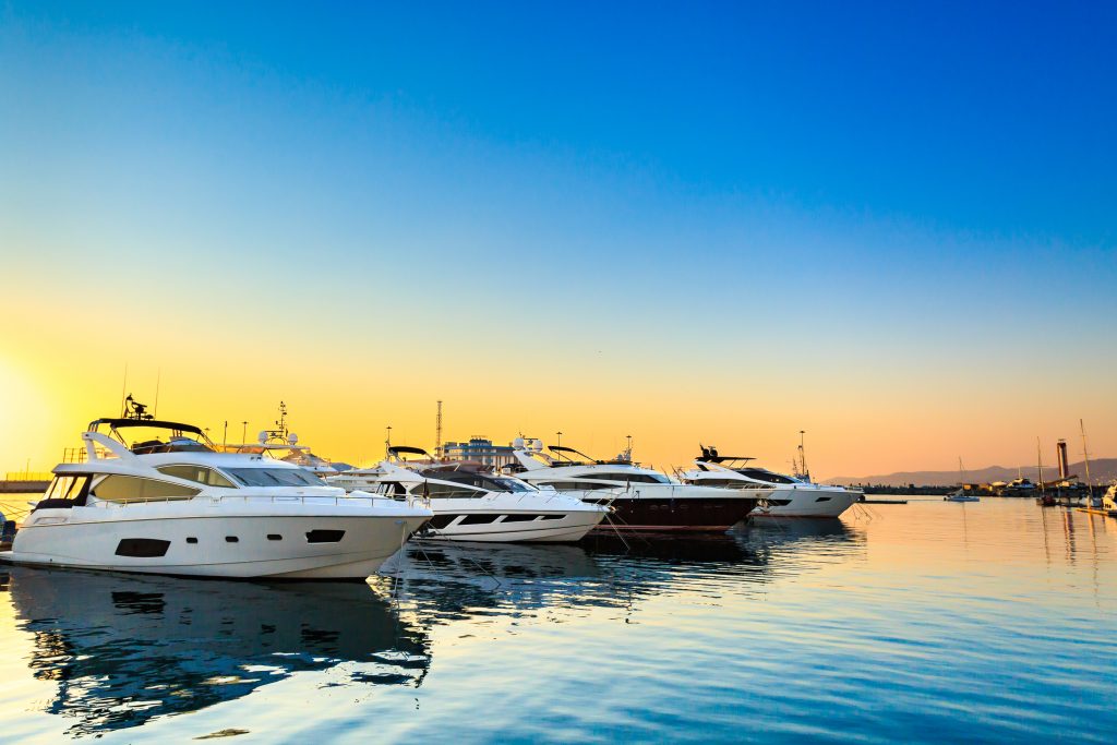 shutterstock_626569724 luxury yachts at sunset